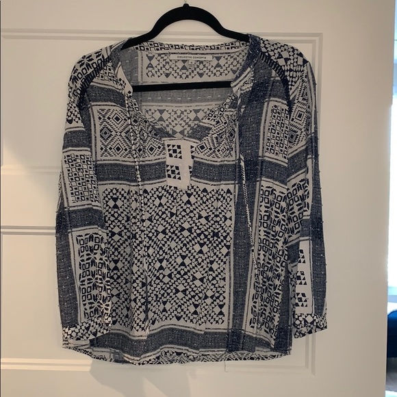 Vici blue and white 3/4 sleeve shirt! - Picture 1 of 3